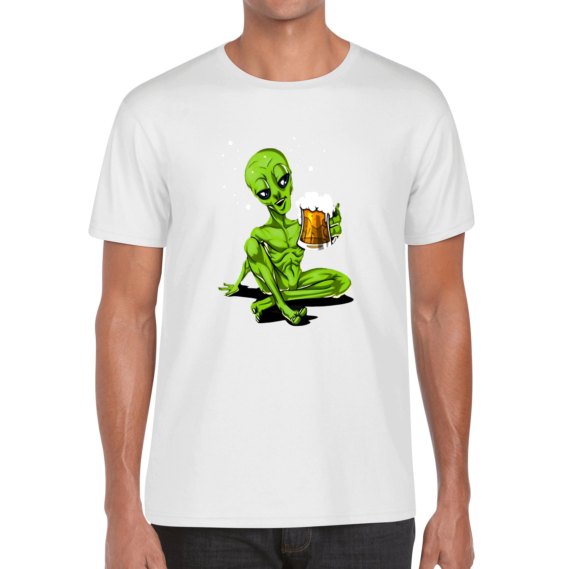 T-Shirt Alien Drinking Beer DrinkandArt